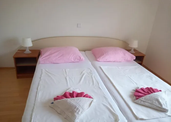 Tatjana, Rab アパート *