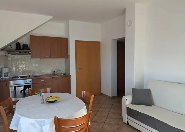 Tatjana, Rab Apartmán New Translation
